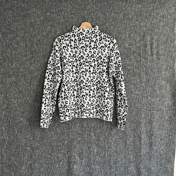 Leopard print with sparkle high collared sweater - Picture 4 of 8